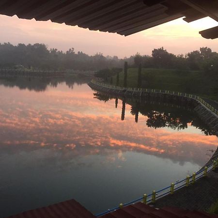 Maguwo Omah Kenangan At Seven Trumpets Resort מראה חיצוני תמונה